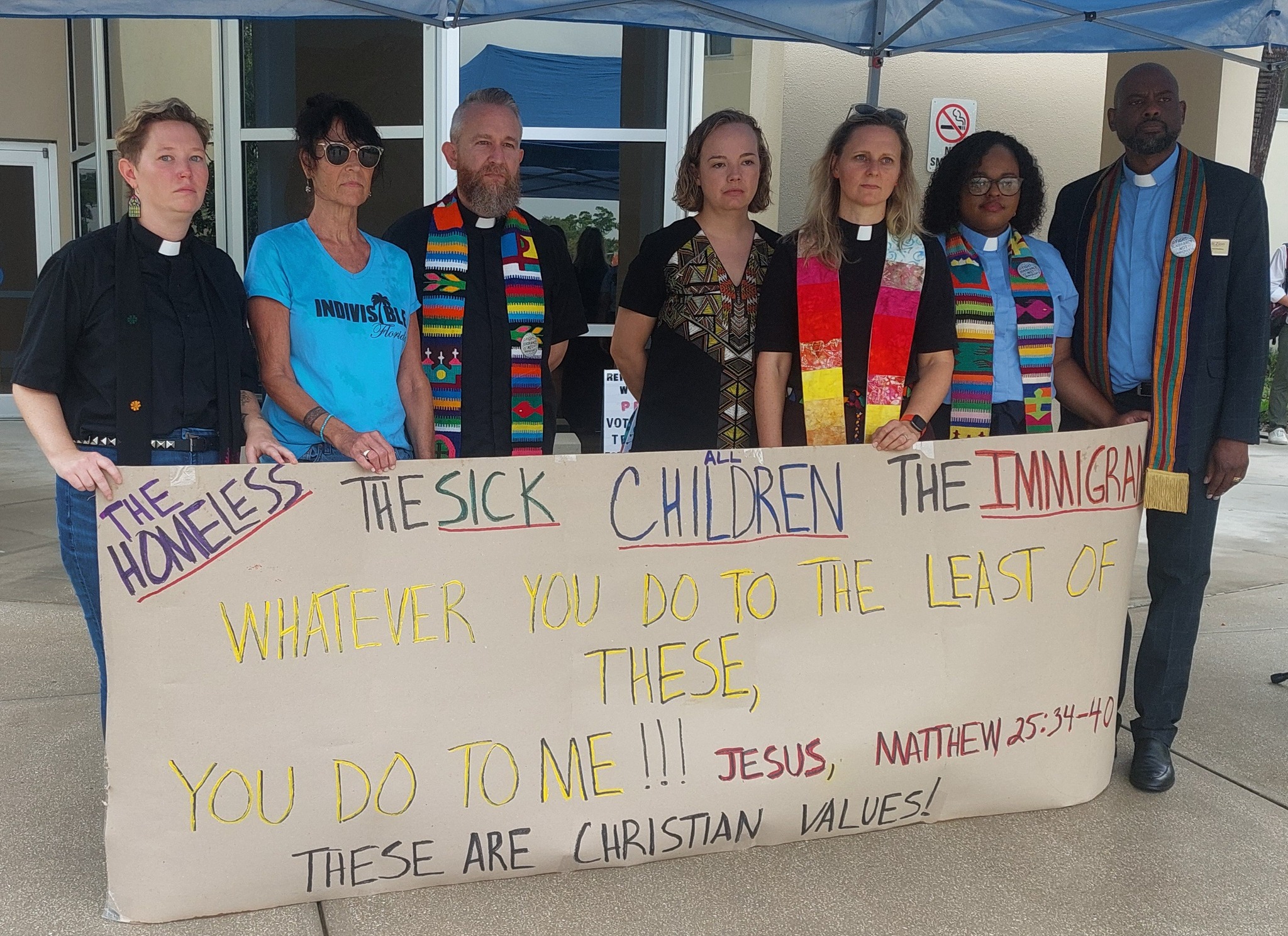 Community overpass bannering in Dunedin, Florida, Progressive grassroots activism